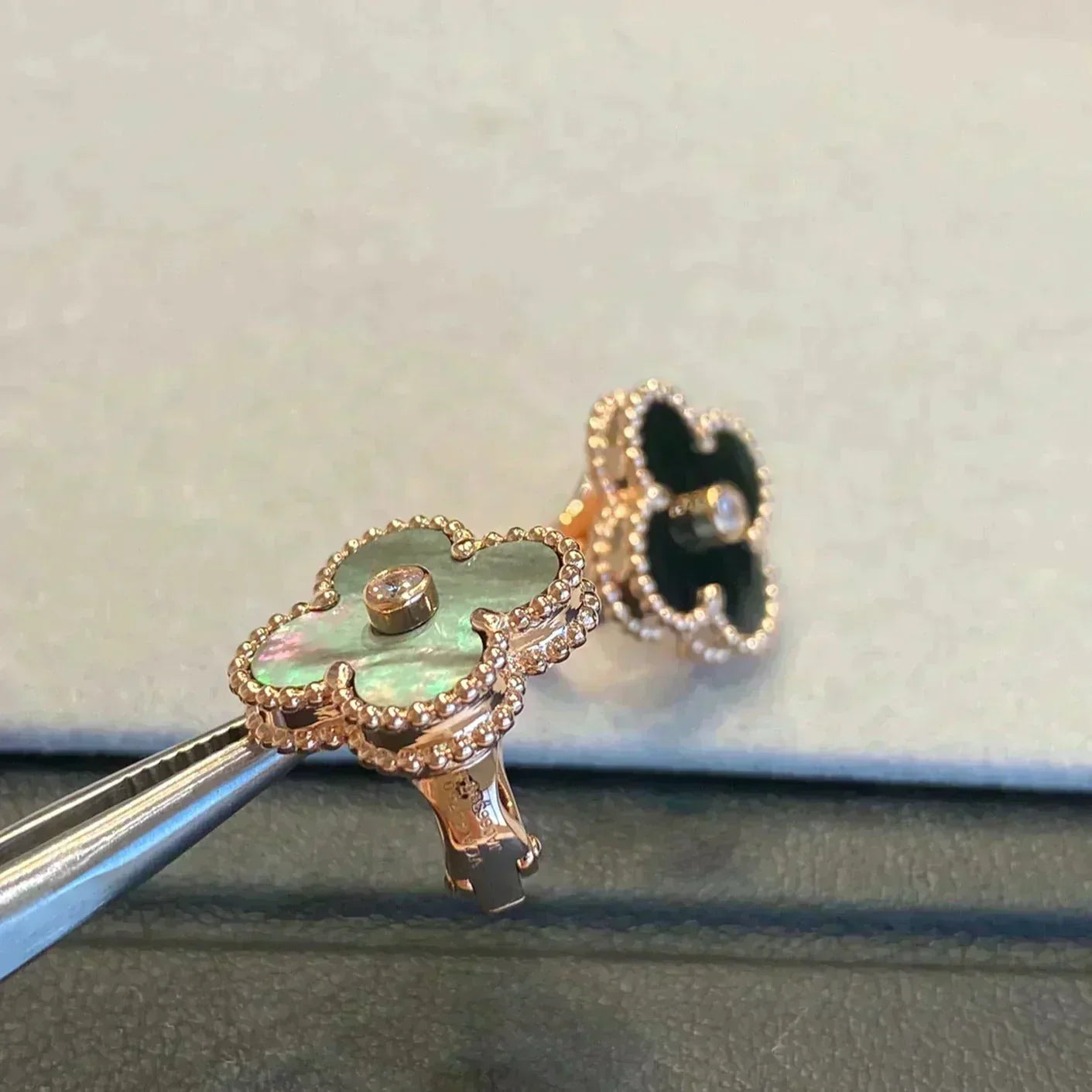 [Star Jewelry]CLOVER MEDIUM 1 MOTIFS GRAY MOP  DIAMOND EARRINGS