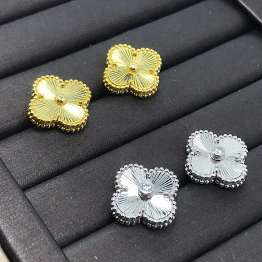 [Star Jewelry]CLOVER MINI 9.5MM LASER EARRINGS