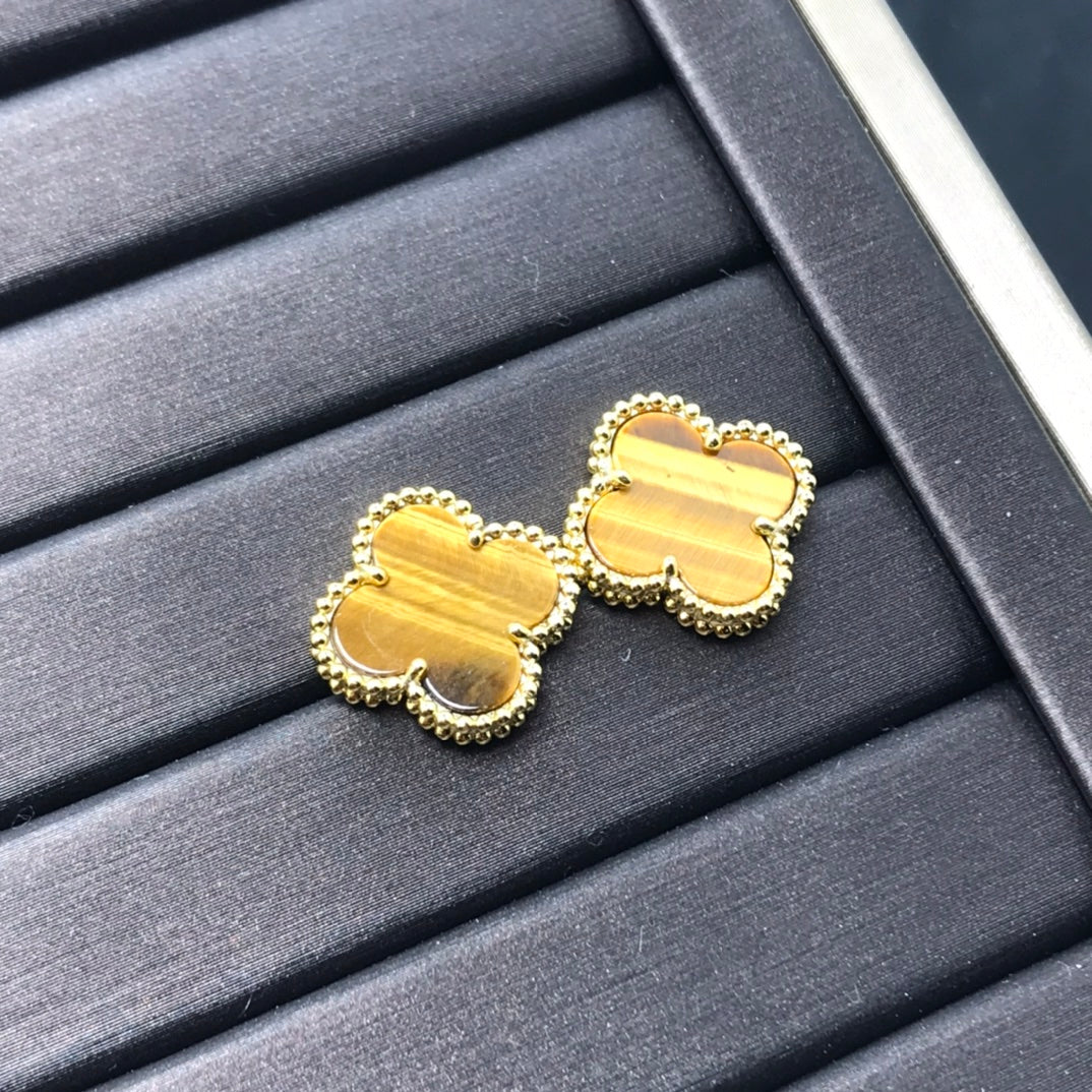 [Star Jewelry]CLOVER MEDIUM 1 MOTIFS TIGER EYE EARRINGS