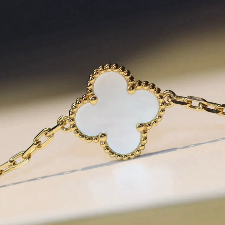 [Star Jewelry]CLOVER 20 MOTIFS WHITE MOP NECKLACE