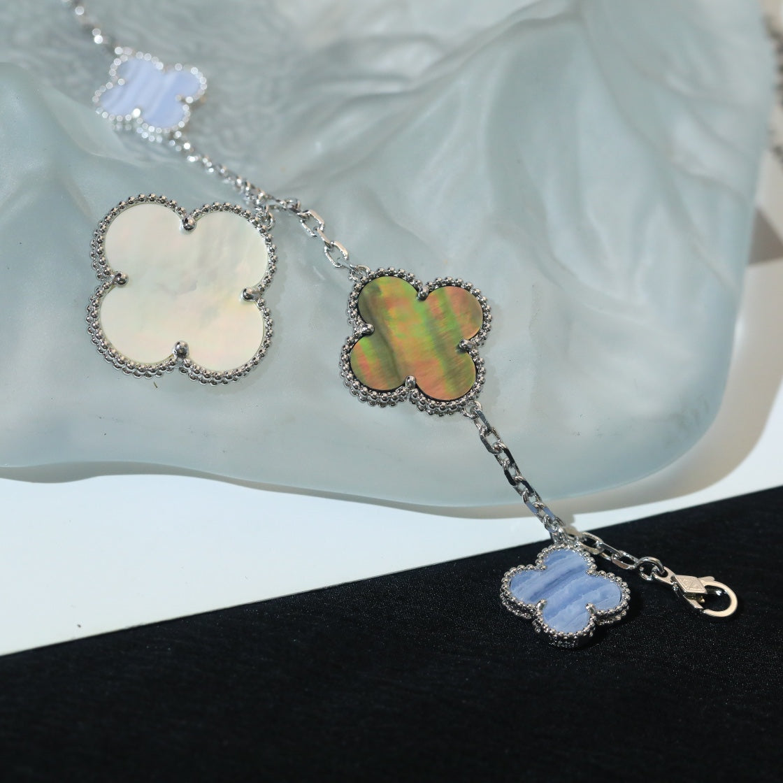[Star Jewelry]CLOVER BRACELET 5 MOTIFS MOP CHALCEDONY SILVER