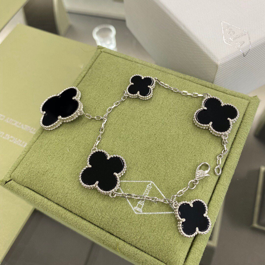 [Star Jewelry]CLOVER 5 MOTIFS SIVLER ONYX BRACELET