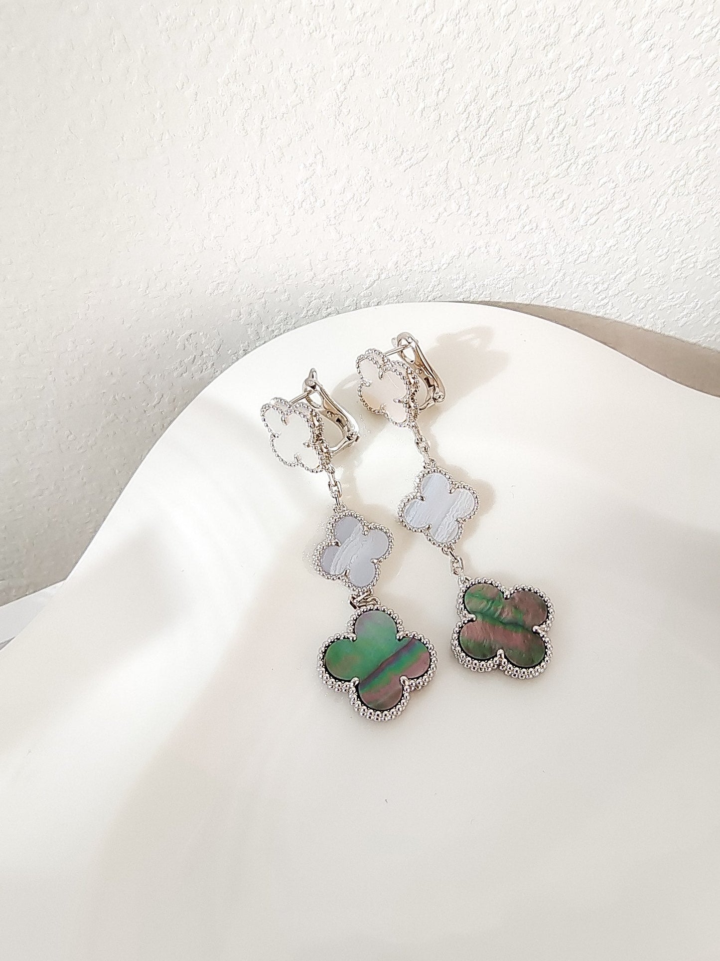 [Star Jewelry]CLOVER 3 MOTIFS CHALCEDONY DARK MOP SILVER EARRINGS