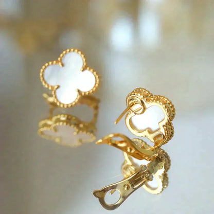 [Star Jewelry]CLOVER MEDIUM 1 MOTIFS  WHITE MOP STUD EARRINGS