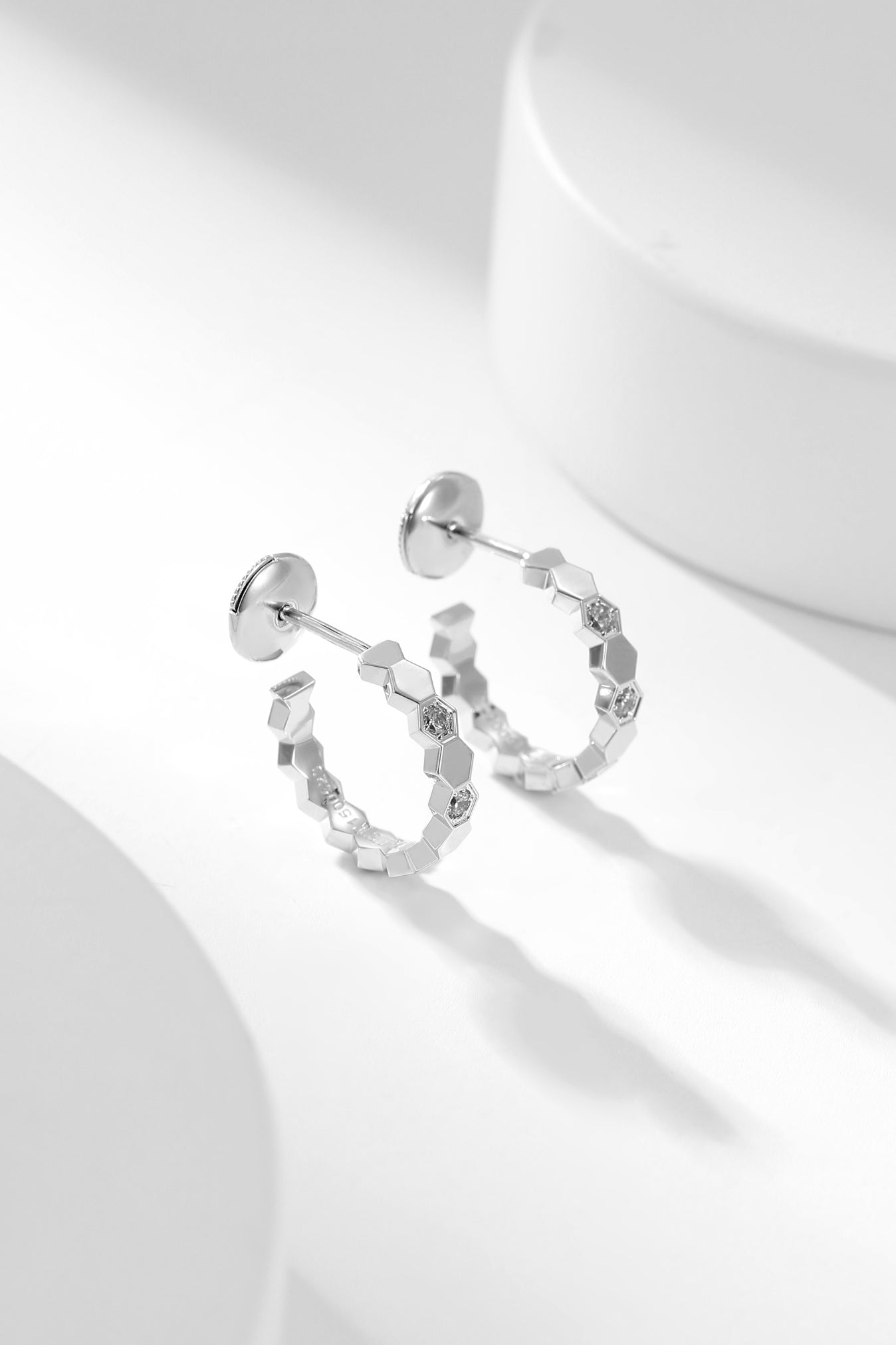 [Star Jewelry]BEE LOVE DIAMOND HOOP EARRINGS