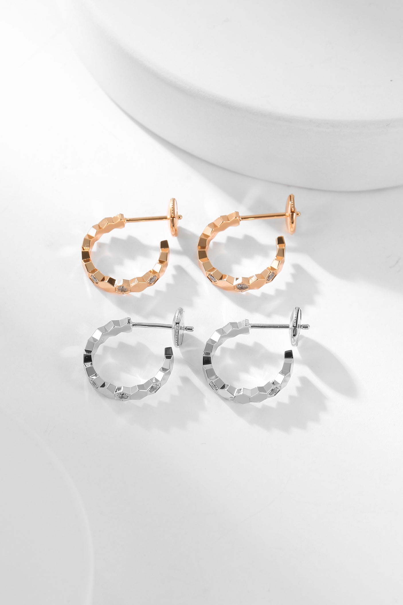 [Star Jewelry]BEE LOVE DIAMOND HOOP EARRINGS