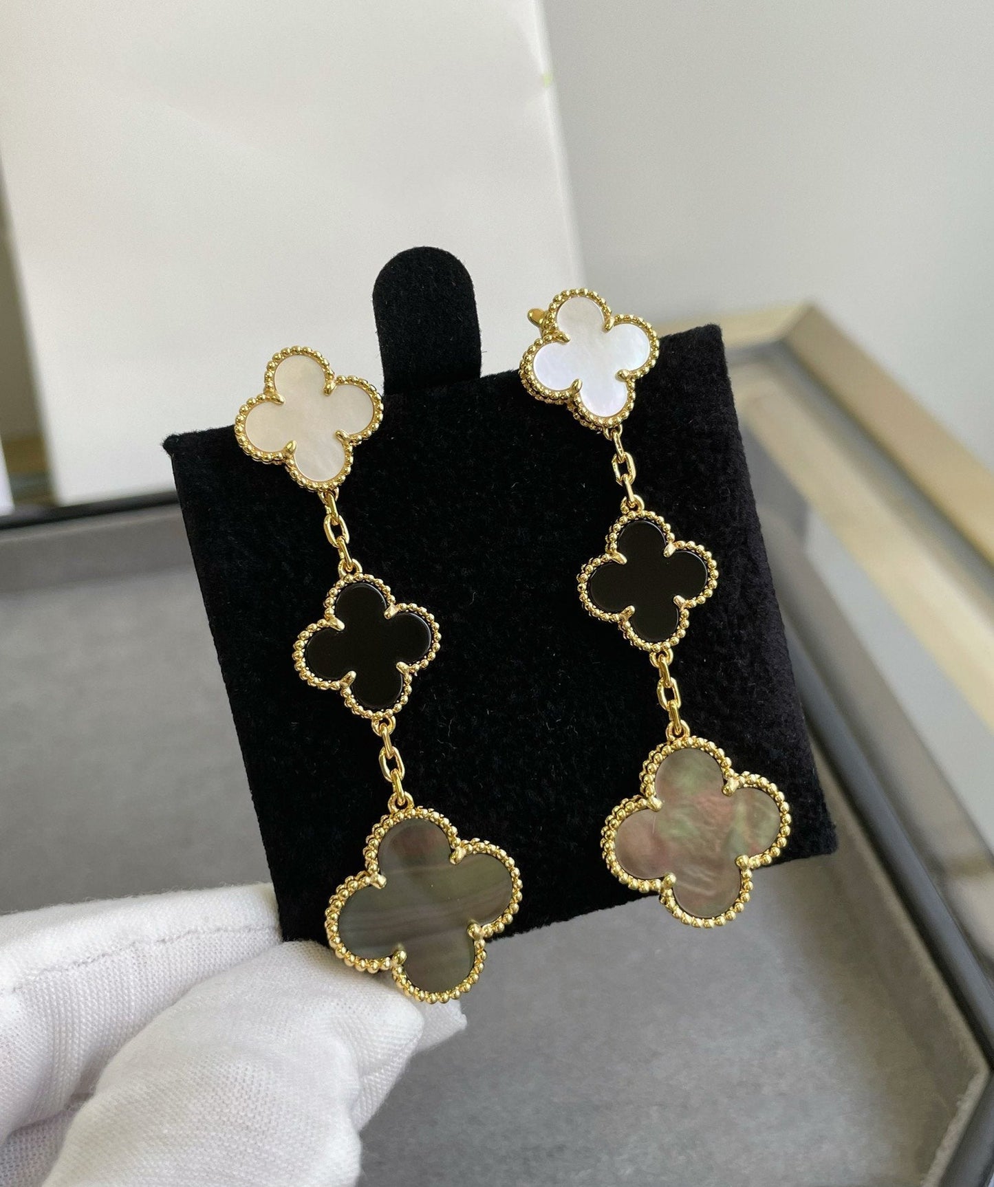 [Star Jewelry]CLOVER 3 MOTIF MOP ONYX DARK MOP PINK GOLD EARRINGS