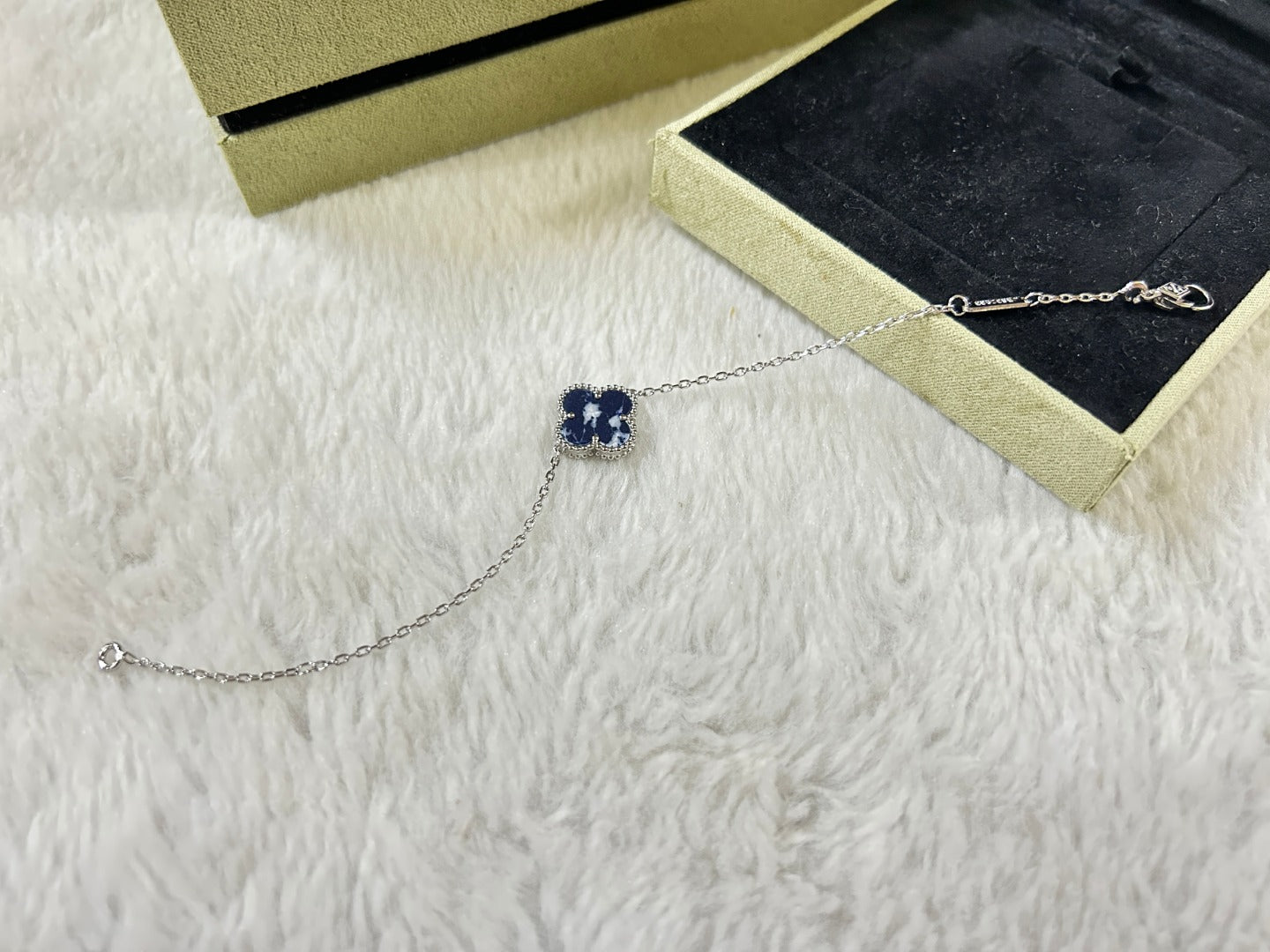 [Star Jewelry]CLOVER 1 MOTIF PIETERSITE BRACELET