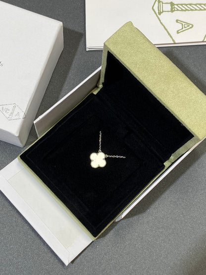 [Star Jewelry]CLOVER MEDIUM SILVER WHITE MOP NECKLACE