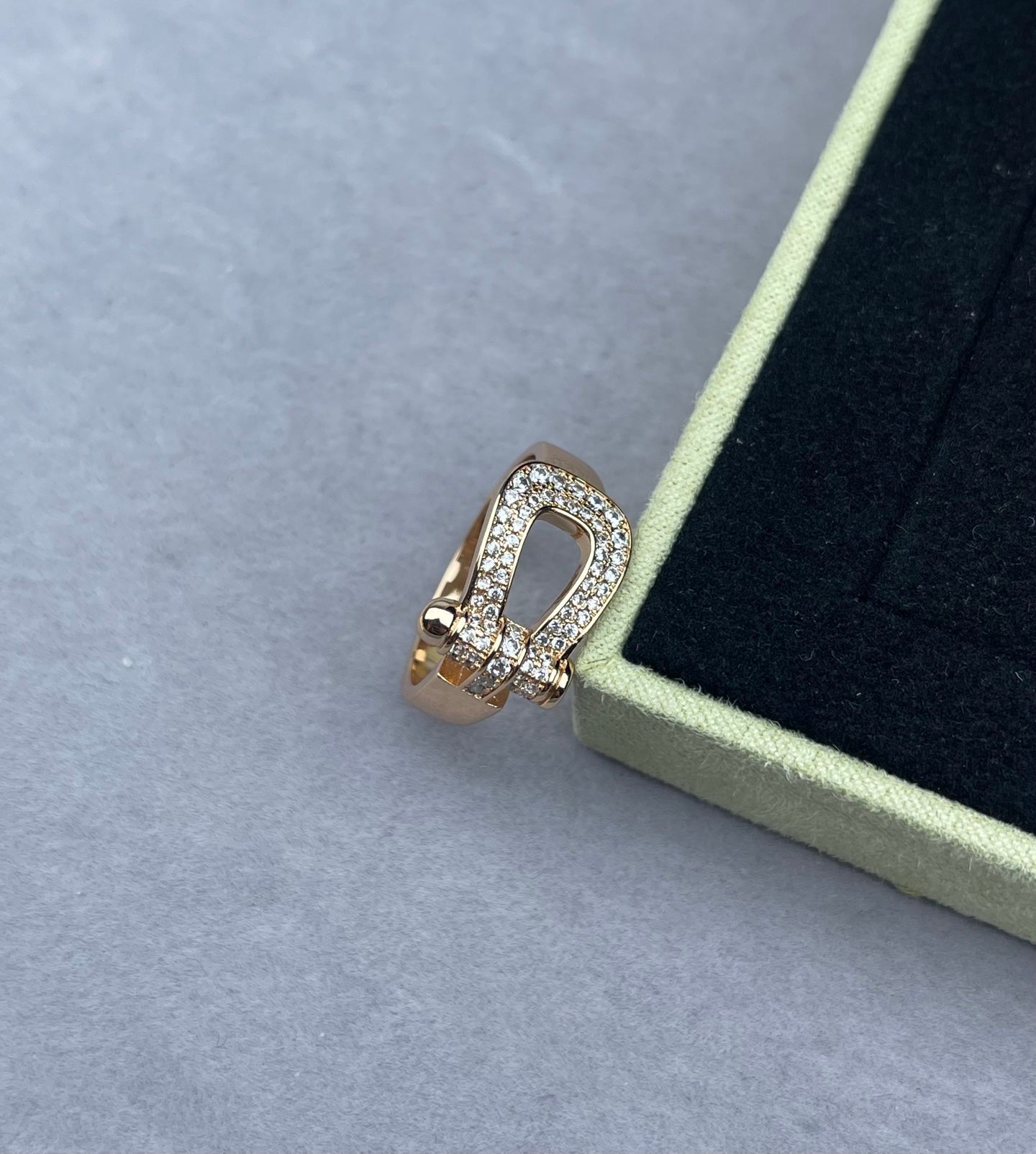 [Star Jewelry]Wide Hoof-Shaped Diamond-Studded Ring