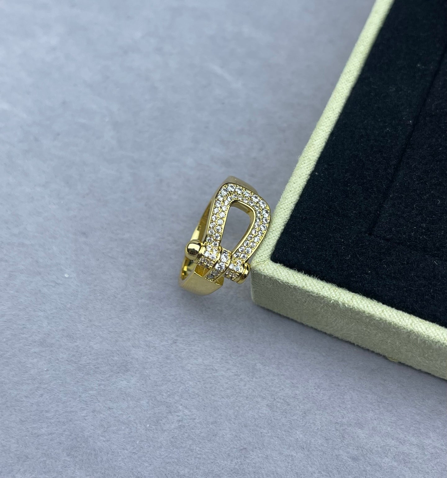[Star Jewelry]Wide Hoof-Shaped Diamond-Studded Ring