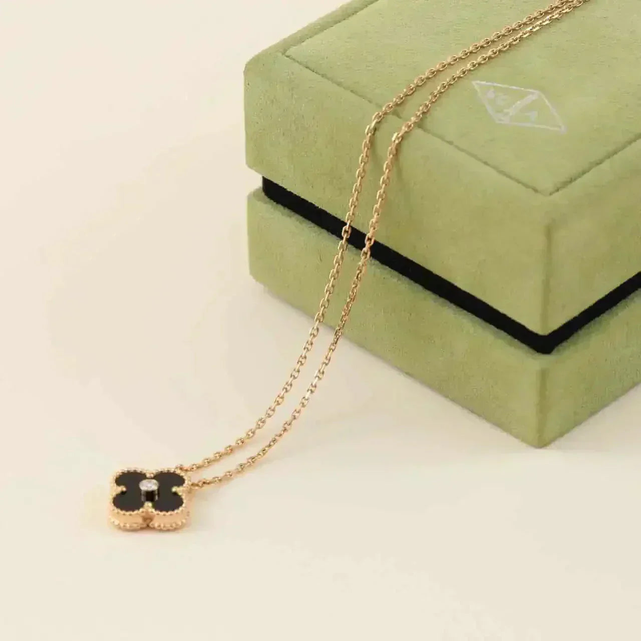 [Star Jewelry]CLOVER 15MM DIAMOND ONYX NECKLACE