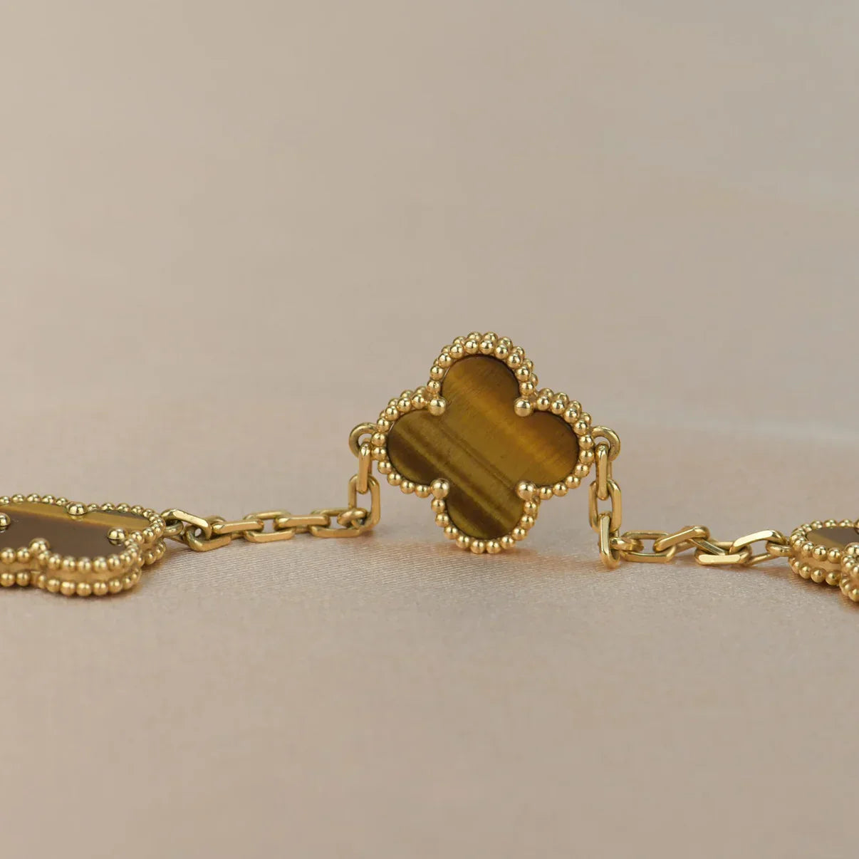 [Star Jewelry] CLOVER 5 MOTIFS TIGER EYE BRACELET COLLECTION