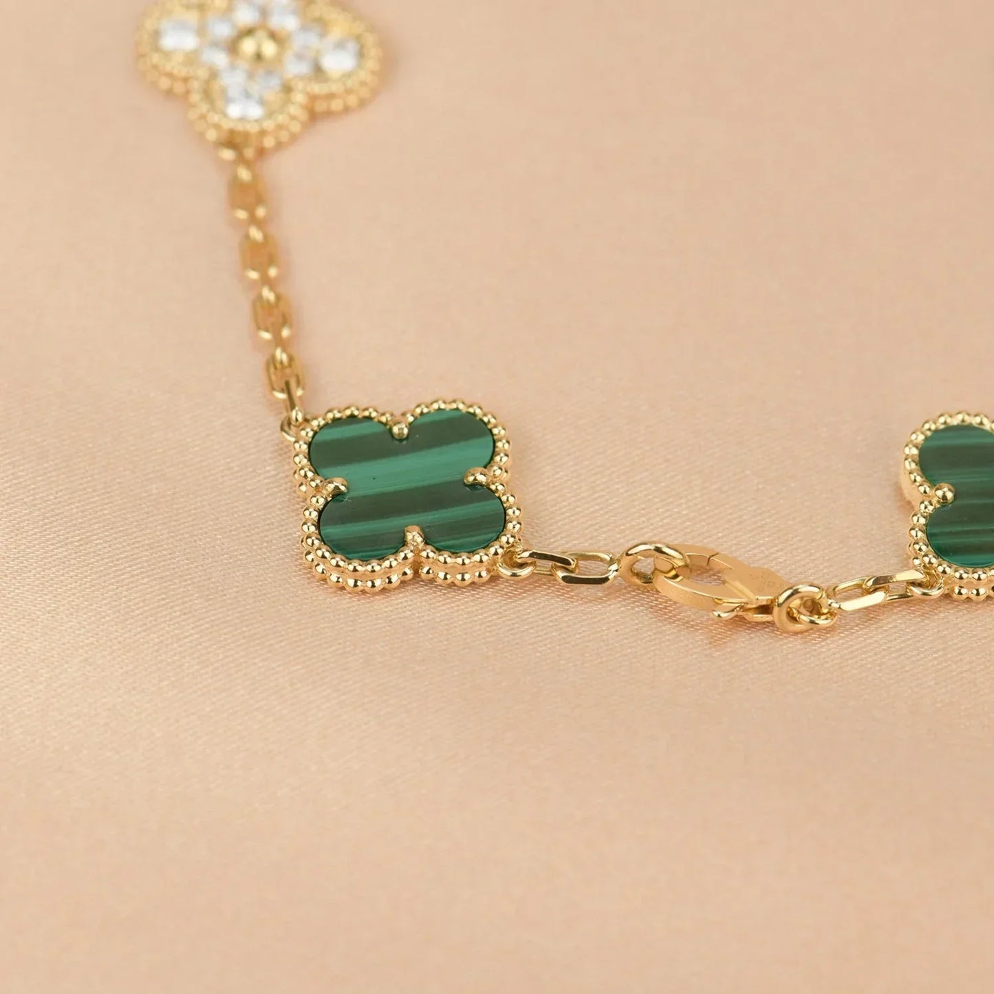 [Star Jewelry] CLOVER 5 MOTIF MALACHITE BRACELET COLLECTION