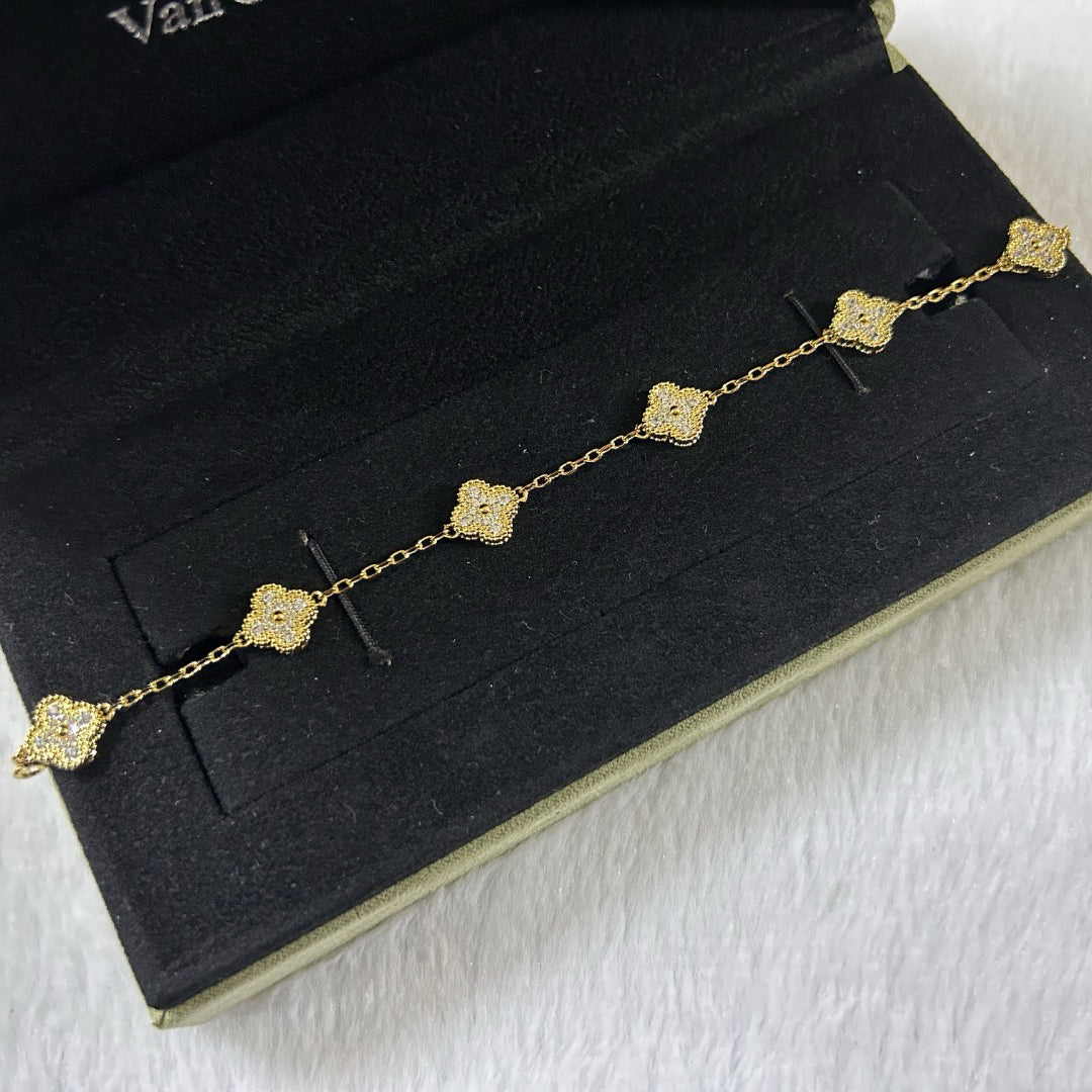 [Star Jewelry]CLOVER 6 MOTIF DIAMOND BRACELET