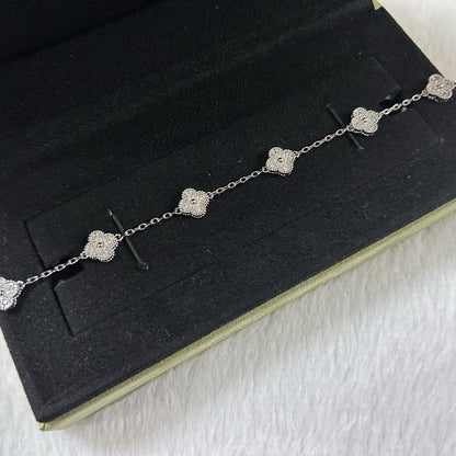 [Star Jewelry]CLOVER 6 MOTIF DIAMOND BRACELET