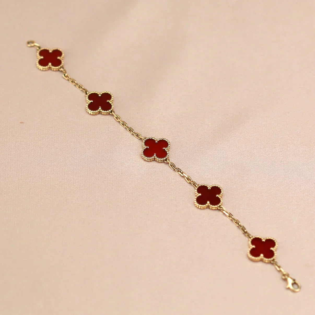 [Star Jewelry] CLOVER 5 MOTIF RED CORNELIAN BRACELET COLLECTION
