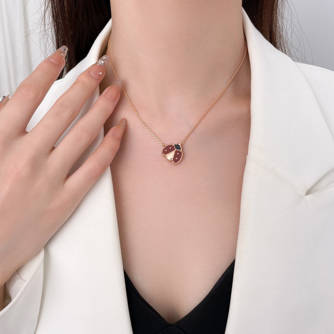 [Star Jewelry]LUCKY  CARNELIANS LADYBUG NECKLACE