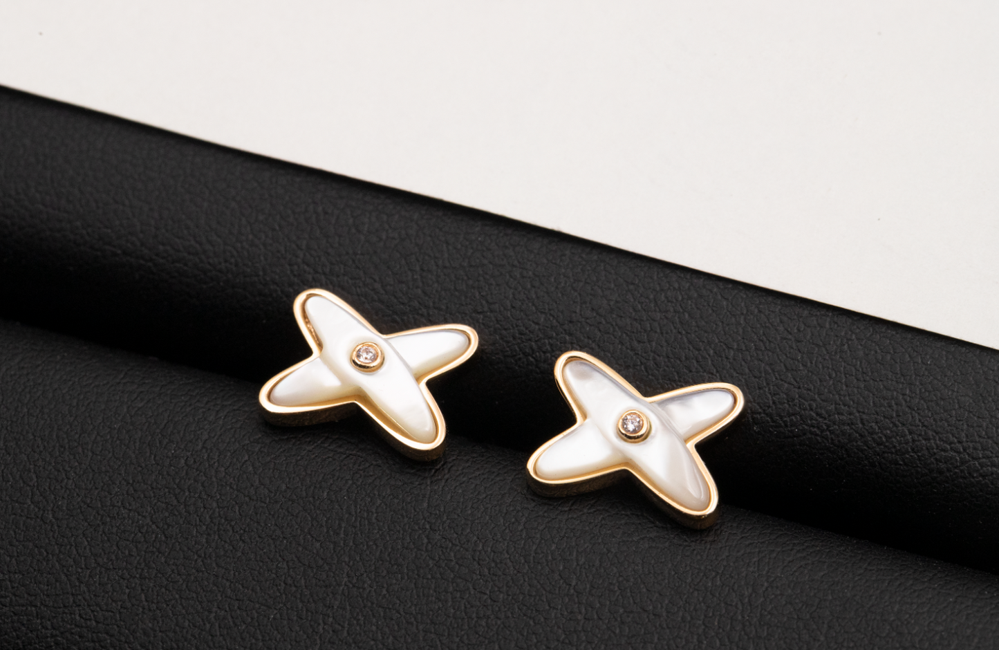 [Star Jewelry]JEUX DE WHITE MOP ROSE GOLD DIAMOND EARRINGS