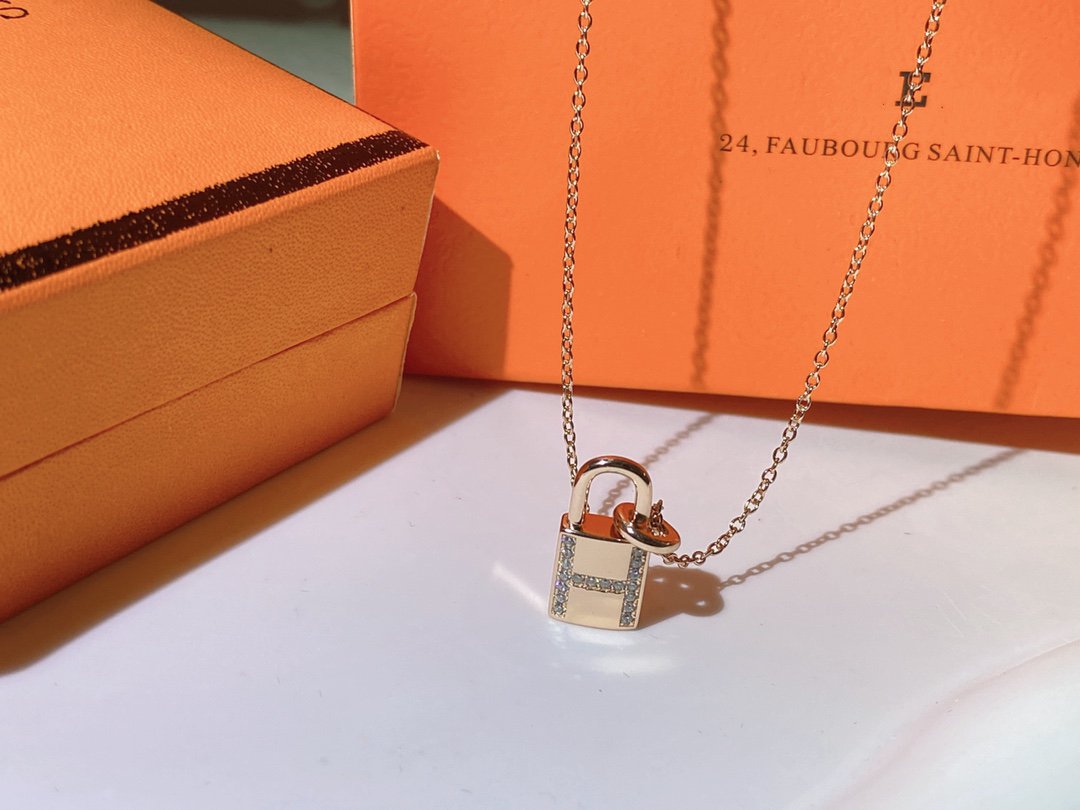 [Star Jewelry]HM ADVANCED NICHE LOCK HEAD NECKLACE DIAMONDS
