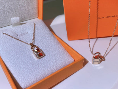 [Star Jewelry]HM ADVANCED NICHE LOCK HEAD NECKLACE DIAMONDS